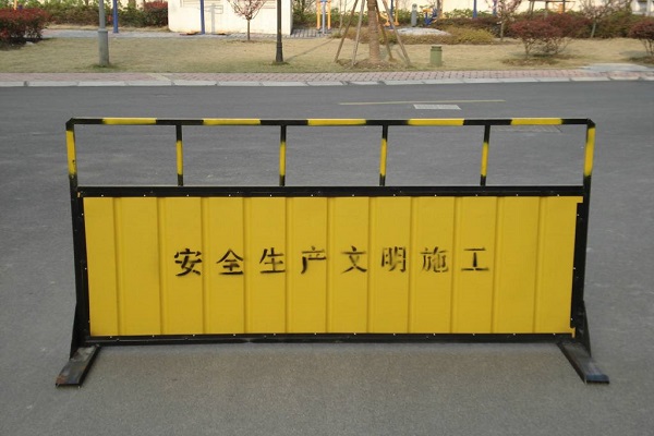 道路施工护栏安全要求有哪些
